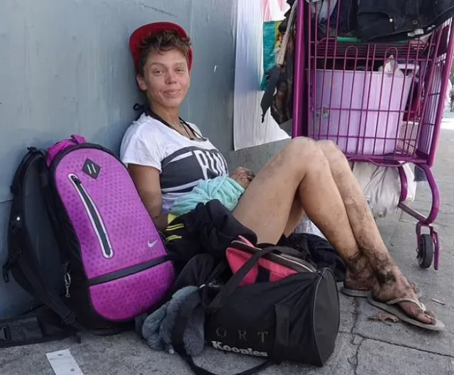 how baywatch star’s ex-wife ended up searching dumpsters for food 13270
