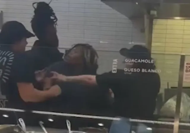 customer attacks employee behind counter after alleging restaurant messed u 13317
