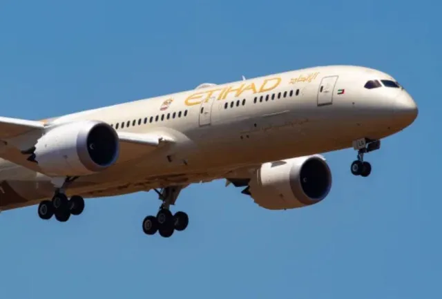 athlete made to hold strangers toddler on overbooked flight 13377