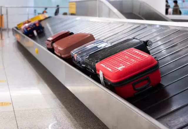 baggage handlers reveal why they have to throw luggage at airport 13386