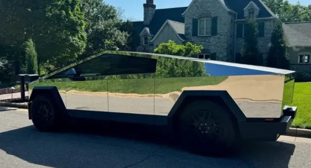 cybertruck owner claims he’s avoided vehicle key aesthetic issue with a fu 13425