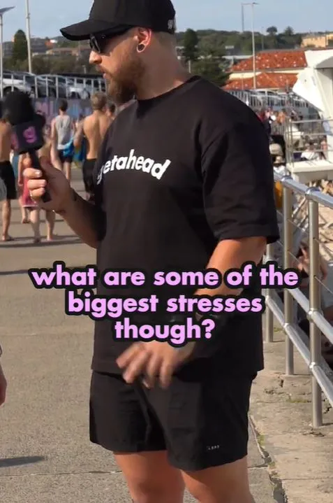 lamorous blonde reveals the job paying her $95 an hour and the internet is 13369