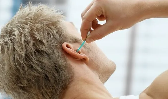 people baffled after realizing reason they never clean ears with cotton bud 13374