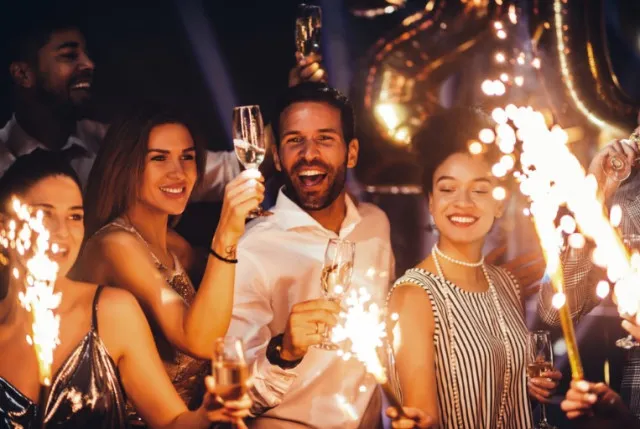 what is the time between christmas and new years eve called? 13418