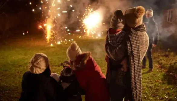 what is the time between christmas and new years eve called? 13421