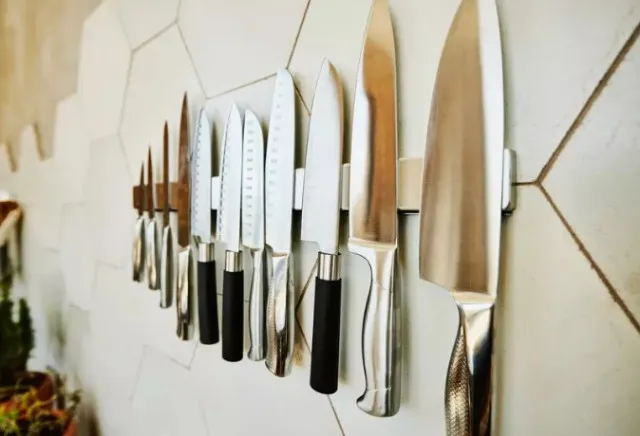 why dont mcdonalds employees use knives in their kitchens? 13360