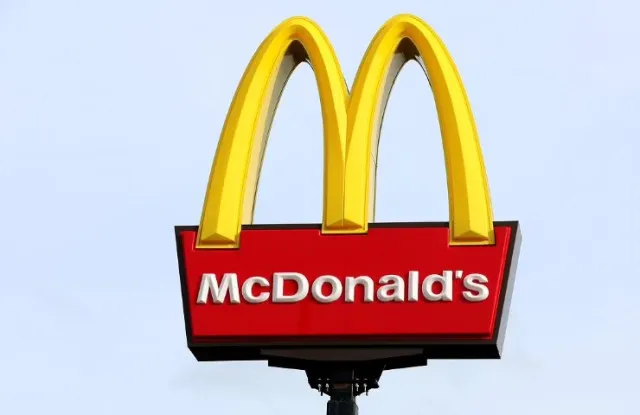 why dont mcdonalds employees use knives in their kitchens? 13364