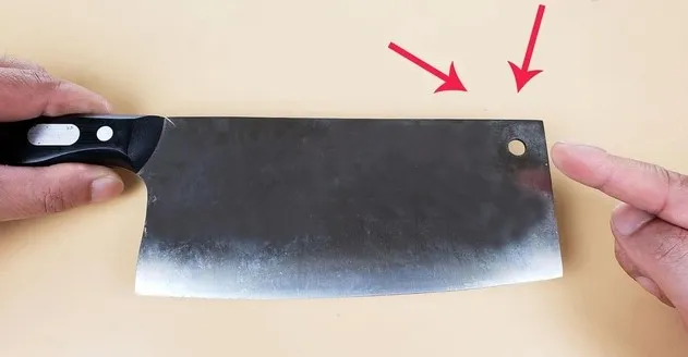 exact function of the small hole in the knife that only a few people know 13511