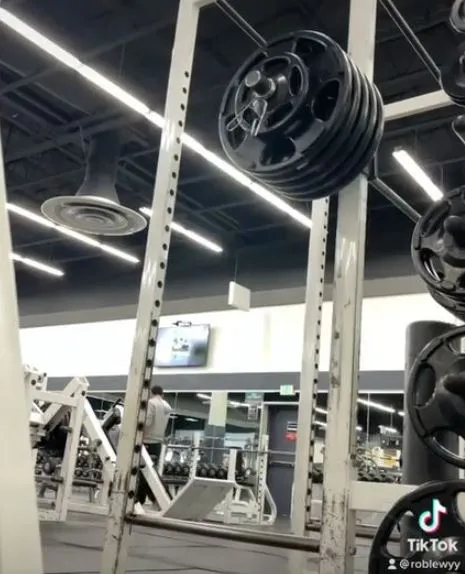 man gets kicked out of gym for being too strong 13528