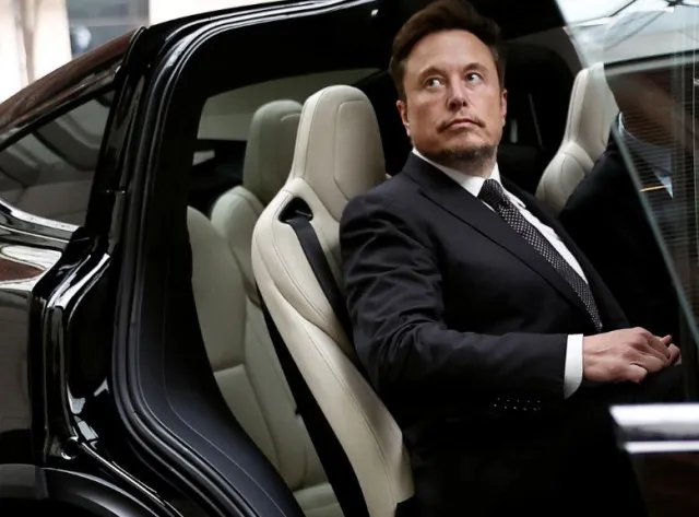 startling amount that elon musk pays tesla employees as the richest man in 13545