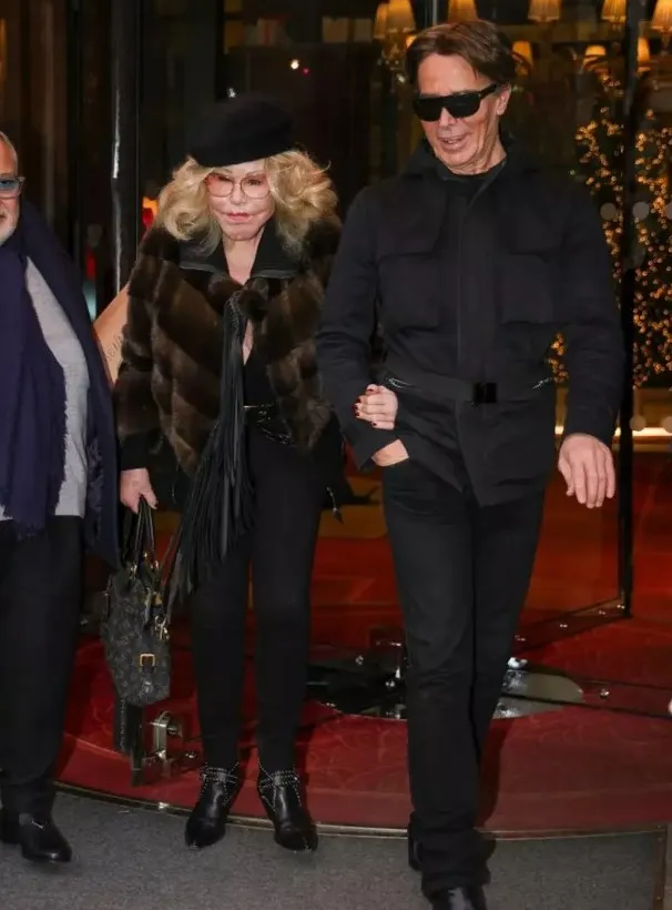 catwoman jocelyn wildenstein passes away at 84 while traveling to paris w 13668