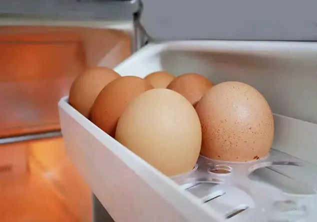 people are just realizing reasons why they should never store eggs in fridg 13637