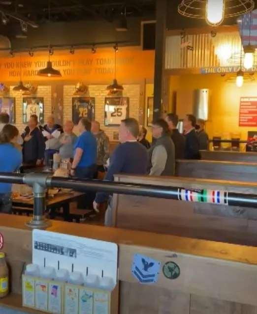 non-americans react to restaurant tradition of playing the u.s. national an 13792