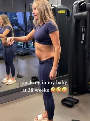 pregnant woman stuns viewers by making baby bump ‘disappear’ 13815