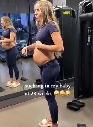 pregnant woman stuns viewers by making baby bump ‘disappear’ 13817