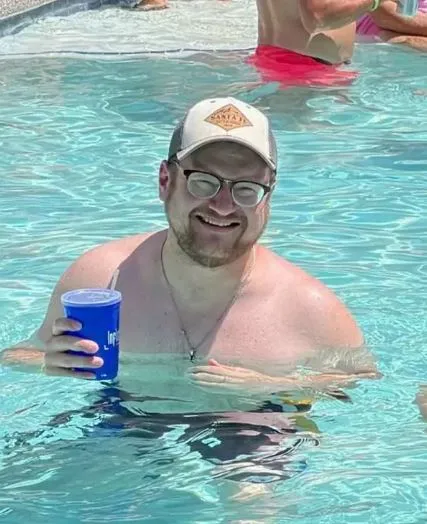 man stunned after meeting his doppelgänger on vacation 13895
