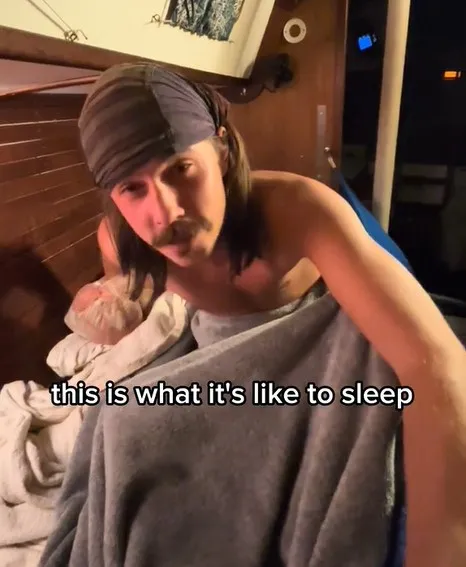 man shows how he sleep while sailing alone across pacific ocean 13989
