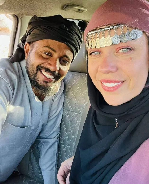 woman leaves city life to live in a cave with tribesman who liked her insta 13997