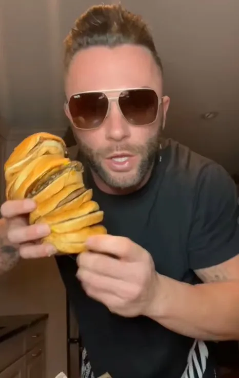 man eats mcdonalds daily for 100 days to prove fast foods can not make him 14092