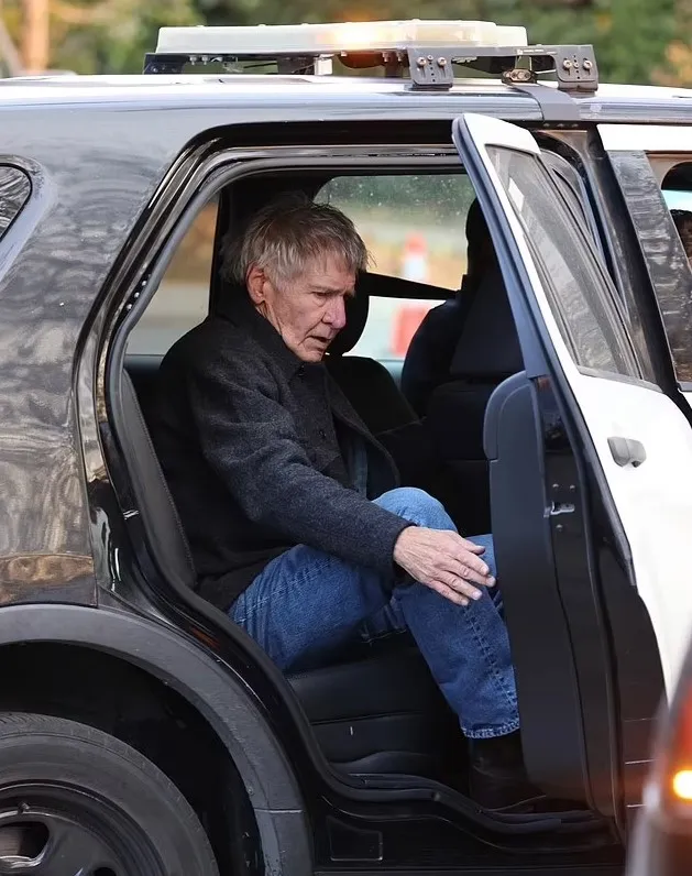 harrison ford devastated as he evacuates brentwood home over spreading la w 14206