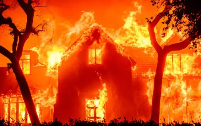 people startled by joe rogans chilling predictions about wildfires come tr 14249