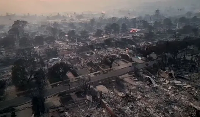 astonishing video captures miles of scorched earth in la, where multimillio 14332