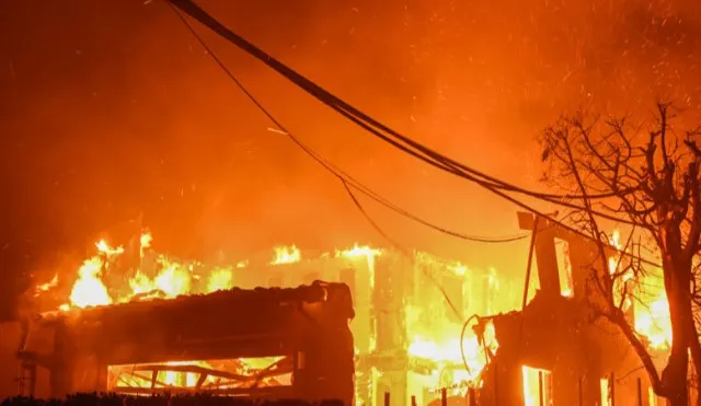 why do firefighters avoid using ocean water to put out la wildfires despite 14278