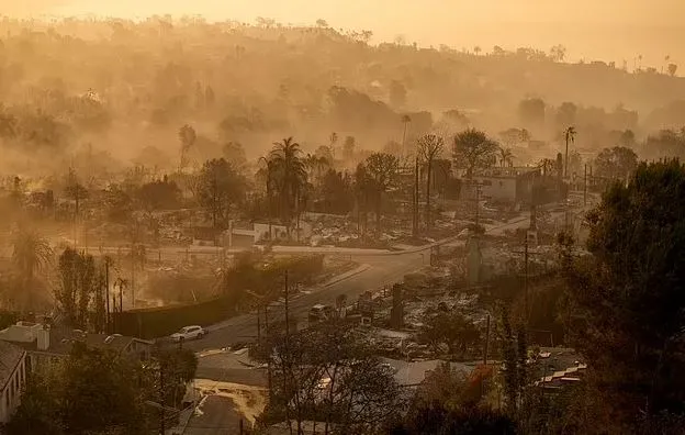 california hit by earthquake as wildfires ravage the state 14451
