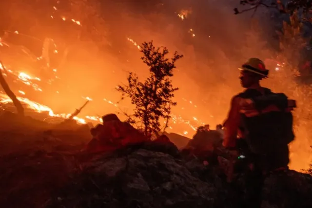 la wildfires reportedly claim five lives including amputee great-grandfathe 14514