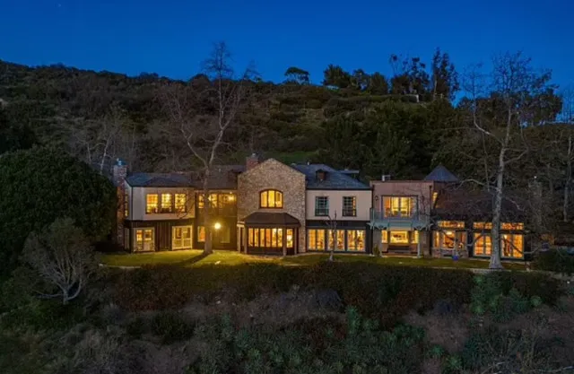 mel gibson shares heartbreaking story of losing $14,5m mansion in la wildfi 14500