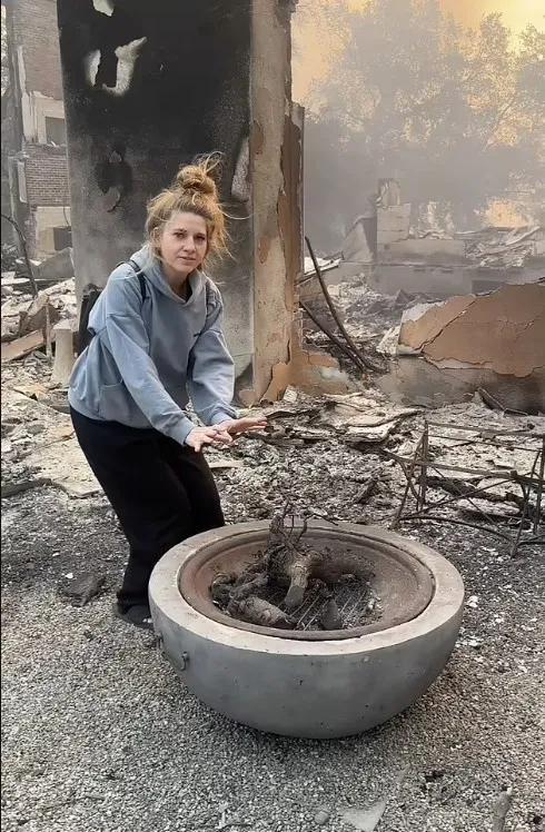 mother shows heartbreaking house tour after la wildfires destroy her home a 14475