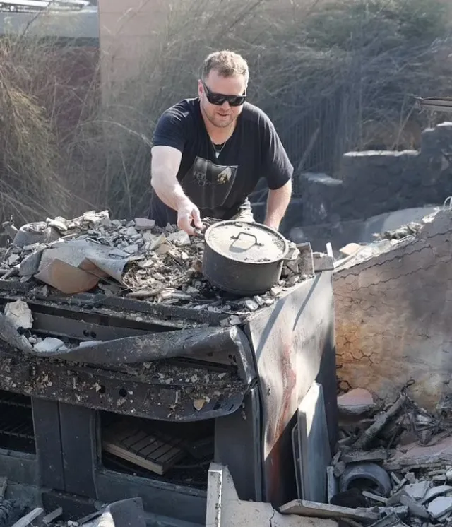 spencer pratt shares items narrowly escape from la wildfires at pacific pal 14478
