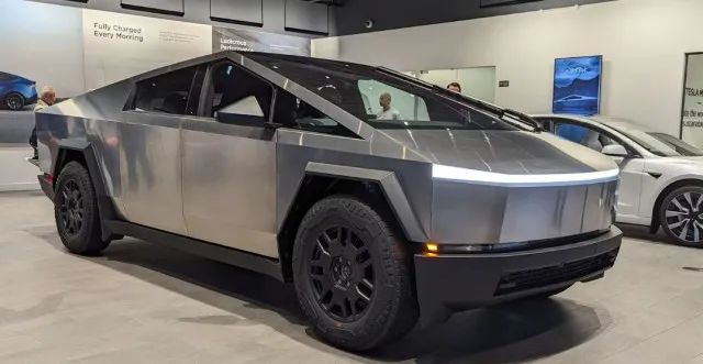 elon musk donates cybertrucks to aid la community during wildfire crisis 14583