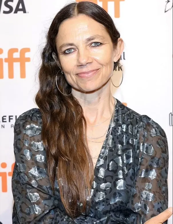 justine bateman slams meghan markle and prince harry for seeking attention 14629