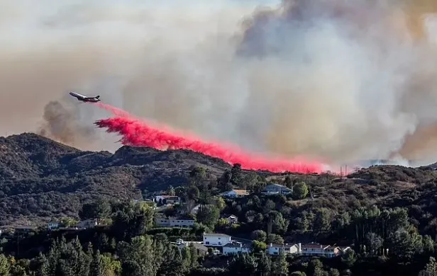 la elite criticized as paying $2k hourly for private firefighters to protec 14525