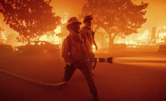 la millionaires hire $2,000/hour private firefighters as city struggles to 14591