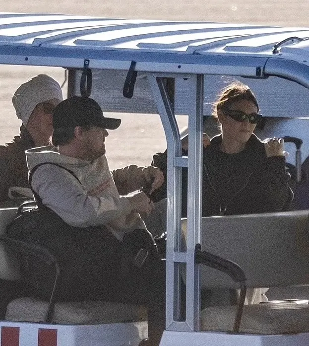 leonardo dicaprio and vittoria ceretti spotted fleeing la wildfires on priv 14620