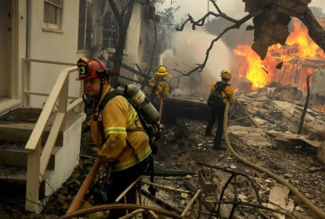 prison inmates help fight la wildfires amid rising death toll and destructi 14542