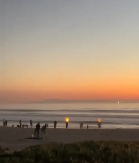 tiktoker captures reckless people releasing lantern balloons with lit candl 14566