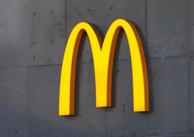 woman awarded $2,7m from lawsuit against mcdonalds after coffee spill on l 14697