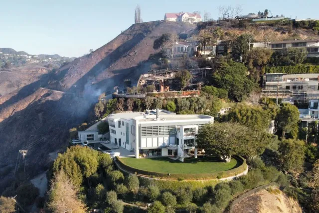 how malibus miracle mansion survived the la wildfires 14763