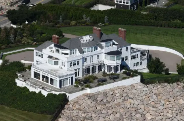 taylor swift expands her $17.75m rhode island mansion after reaching billio 14747