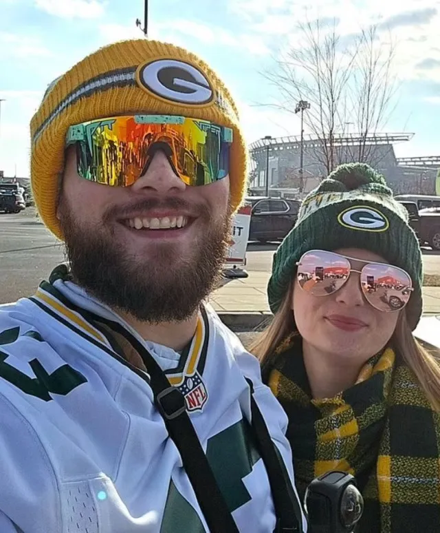 eagles fan ryan caldwell fired for abusing female packers rival makes bombs 14913