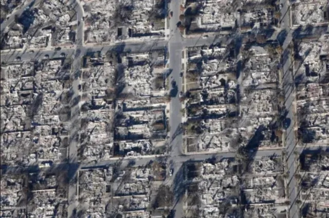 la firefighter leader breaks down in tears over burned ruins after years of 14872