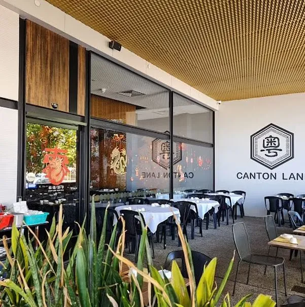 woman furious after being charged $380 for live lobster at chinese restau 14880