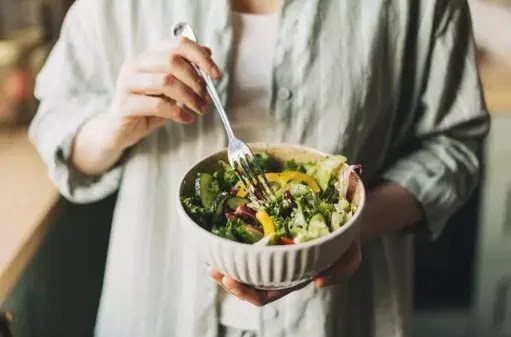 woman reveals incredible impacts on her body after six years of only eating 14882
