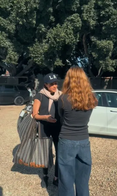 kelly osbourne calls out celebrities for using the la fires as a photo op, 14976