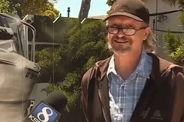 man ordered to build fence around his boat responds to the city by painting 14960