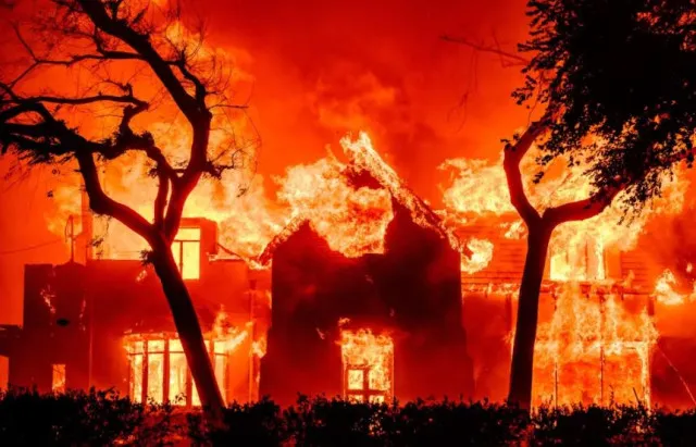 mel gibson stunned by firefighters bombshell claim on drive through las f 15020