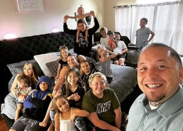 mom expecting her 20th child reveals what its really like to raise such a 14987